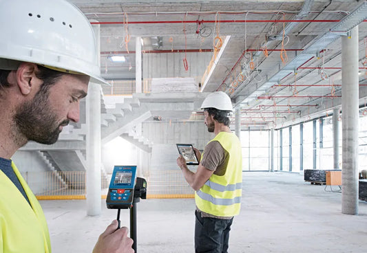 Bosch GLM 100-25 C Professional Laser Measure, 100m Range, Inbuilt Camera Viewfinder, IPS Display, Bluetooth Connectivity for Data Transfer,