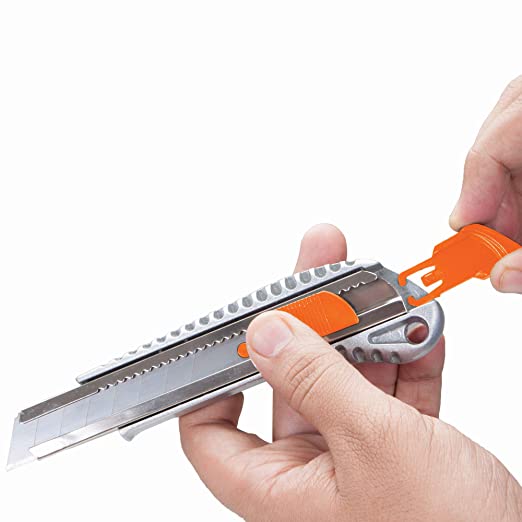 Groz KNV/S/1 Snap Off Knife with Removable Blade Snapper| Ideal for cutting plastic, rubber, wood, gaskets, cardboard, fibre etc.| Durable| Hardened Steel Blades| Ergonomic Handle