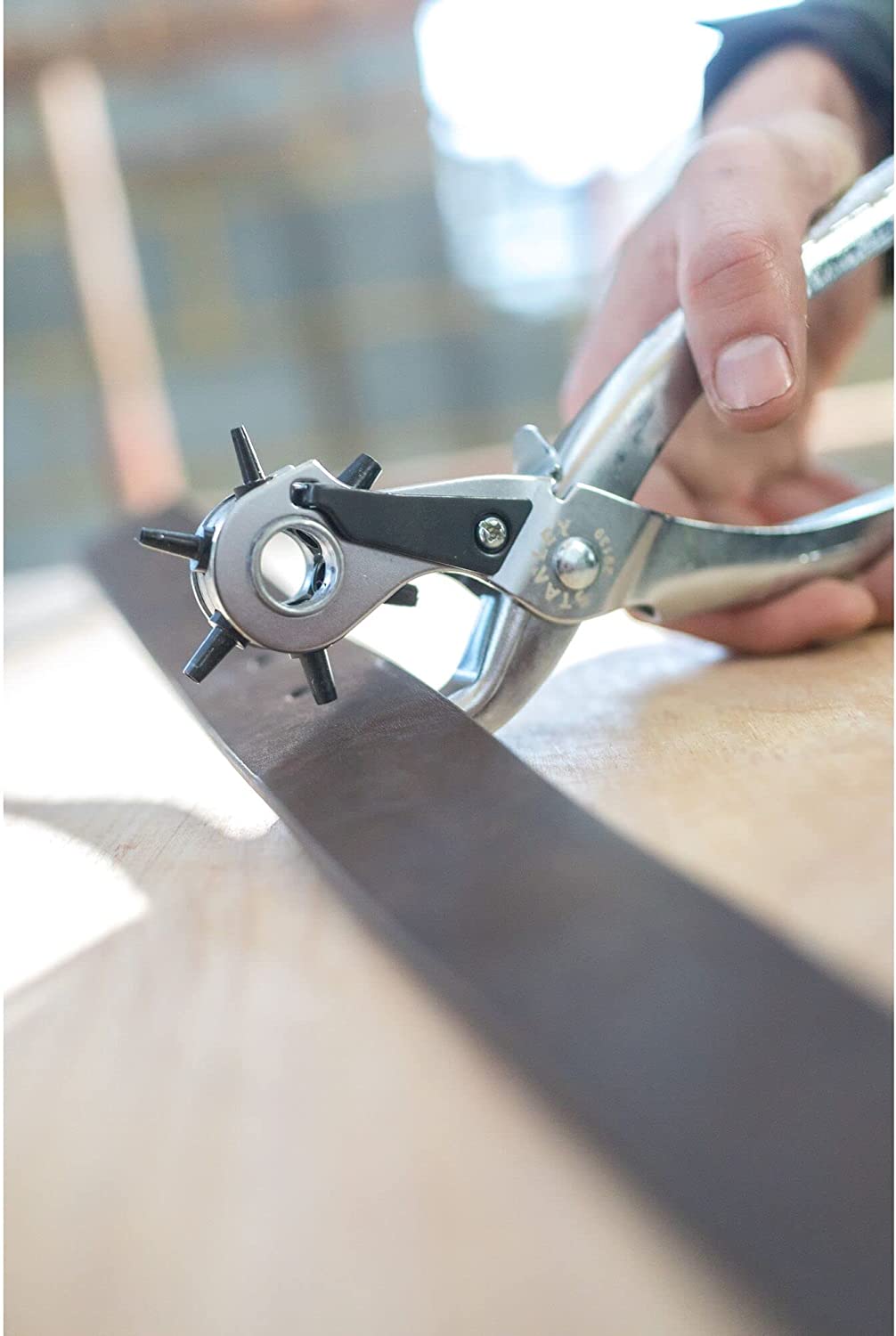 Stanley STHT0-75044 REVOLVING HOLE PUNCH PLIER