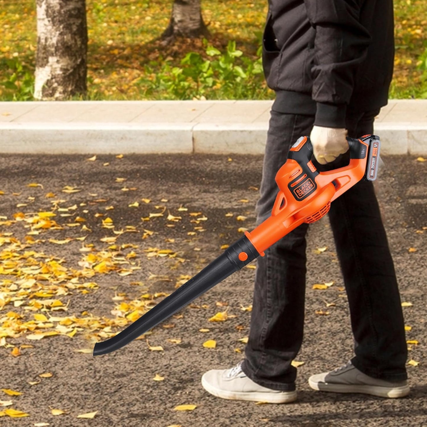 BLACK+DECKER GWC1820PCF-B1 18V Lithium-ion Cordless POWERCOMMAND™ Boost Leaf Blower, Runtime Upto 25 mins, Comes with with 1 Battery & 1 Charger, 209 km/h Blow Speed, Low Noise Design, Weight 1.7kg