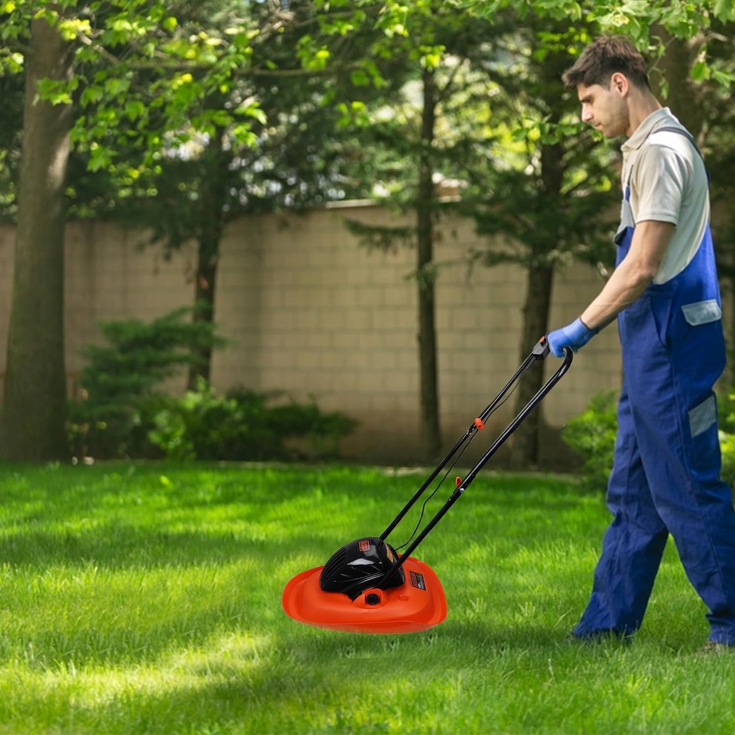 BLACK+DECKER BEMWH551-QS 1200W Electric Hover Mower, 12" (30cm) Winged Blade, Multi Directional Cutting, Ideal for Smaller Lawns up to 250 Metre Square,46 cm Cable Length, 1 Year Manufacturer Warranty