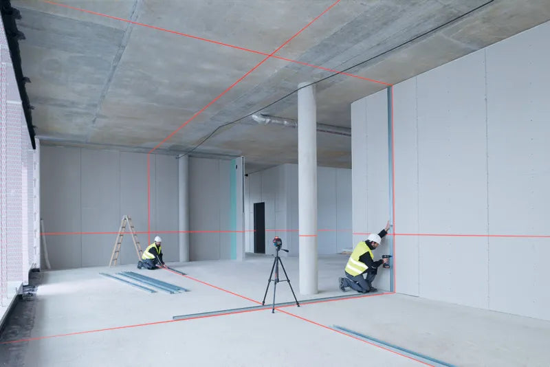 Bosch GLL 3-80 Professional Line Laser Level, 3 x 360° Red Laser Lines, 30m Range (120m with Receiver), Self-Levelling, ±0.3 mm/m Accuracy, IP54 Dust & Water Resistant, Tripod Compatible
