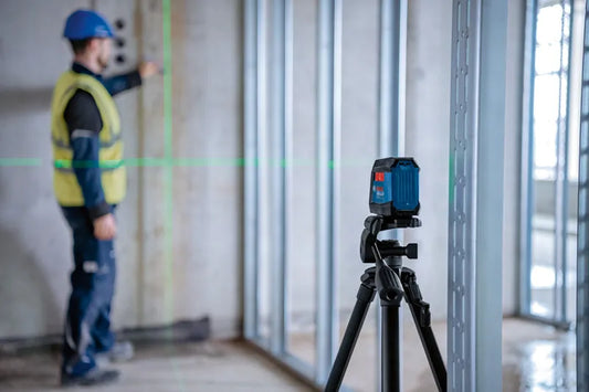 Bosch Professional GLL 50 G Line Laser - Green Laser Technology, 15m, Compact Design & IP55 Protection, Tripod Thread, 1/4", 2 x 1.5 V LR6 (AA), 3.7V Li-ion Battery, 1