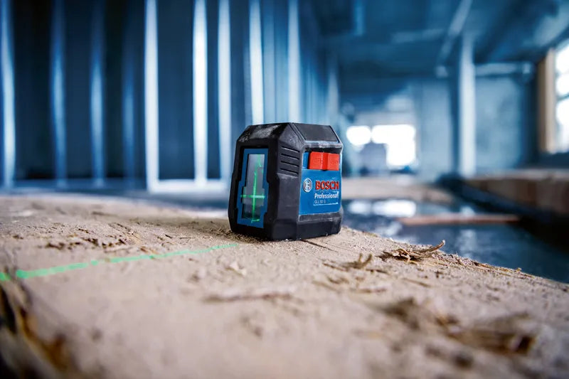 Bosch Professional GLL 50 G Line Laser - Green Laser Technology, 15m, Compact Design & IP55 Protection, Tripod Thread, 1/4", 2 x 1.5 V LR6 (AA), 3.7V Li-ion Battery, 1