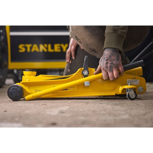 Stanley STMT81251-1 FLOOR JACK 2T